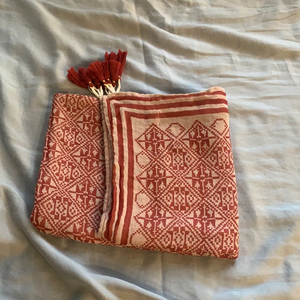 Abercrombie red design scarf
